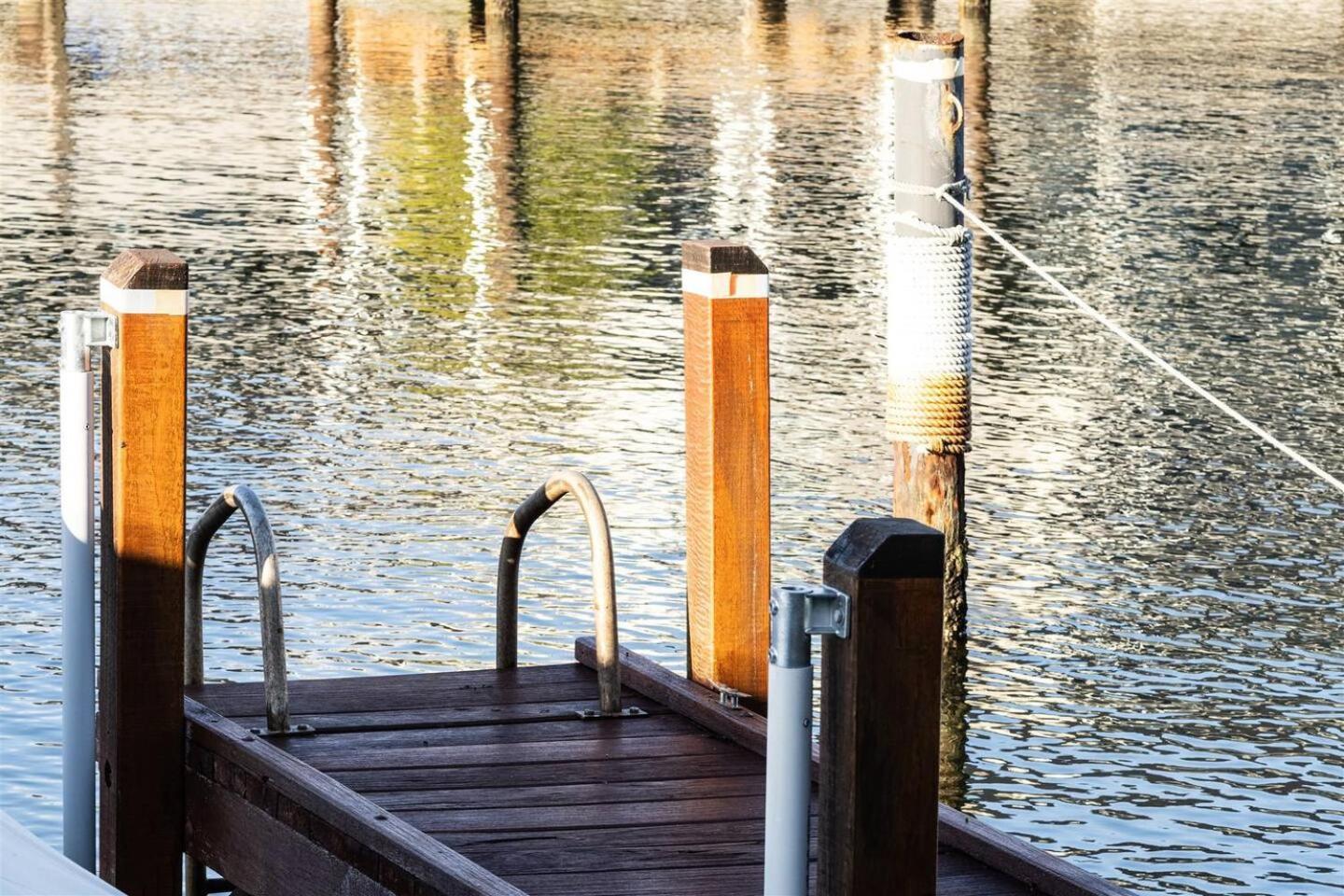 Dock Canal View-Jetty For Your Own Boat! Villa Mandurah Exterior photo