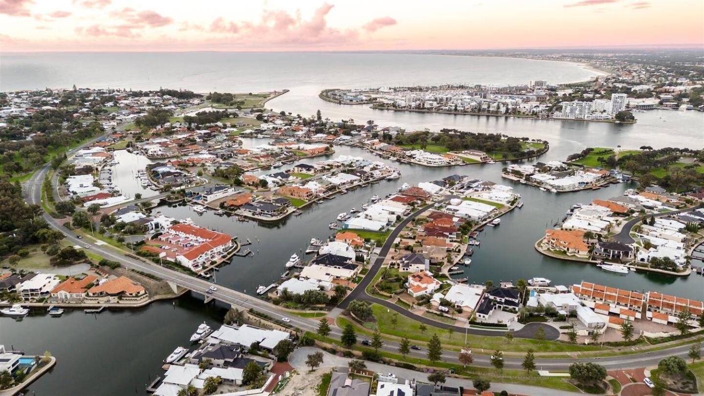 Dock Canal View-Jetty For Your Own Boat! Villa Mandurah Exterior photo